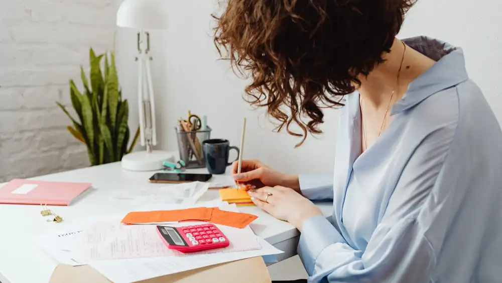 Combien facturer une rénovation complète : la méthode par gabarit